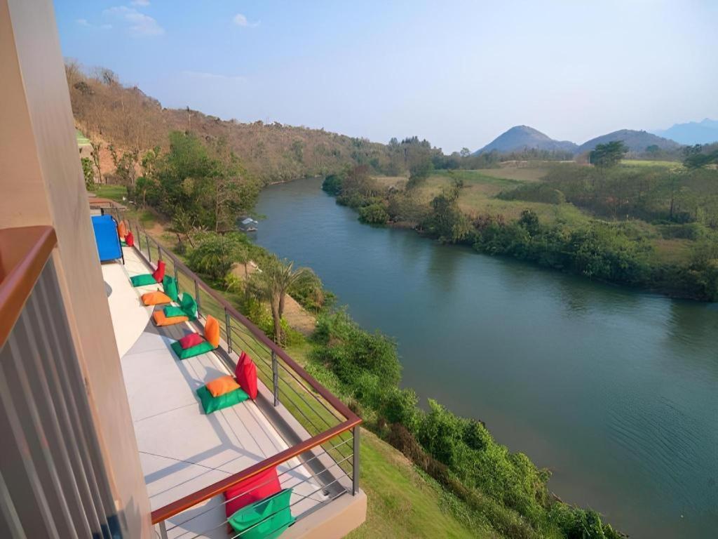 River Kwai Village Hotel Ban Kaeng Raboet Bagian luar foto