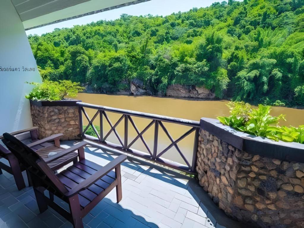 River Kwai Village Hotel Ban Kaeng Raboet Bagian luar foto
